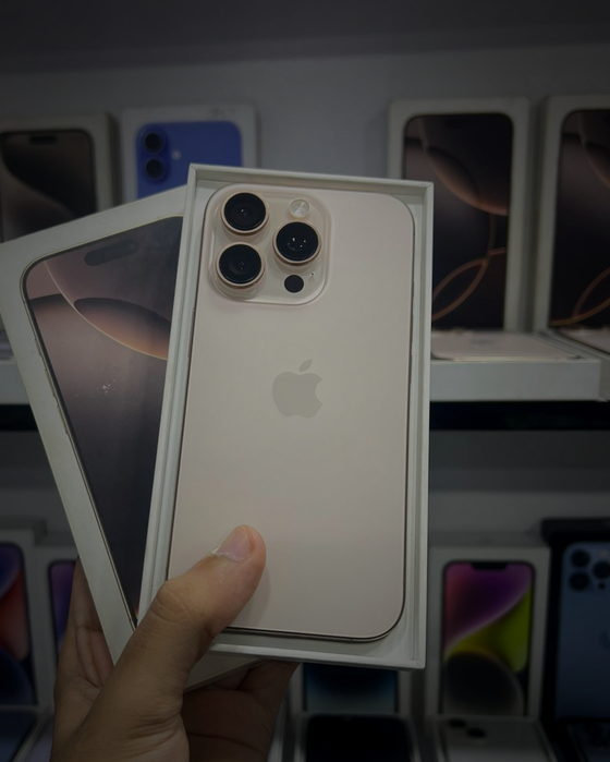 iPhone 16 Pro titânio deserto, seminovo, na WN iPhones